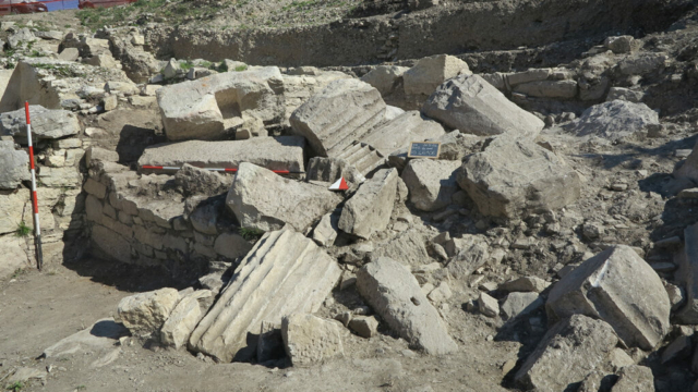 Crollo di alzato monumentale a Sud dell’ephebikon